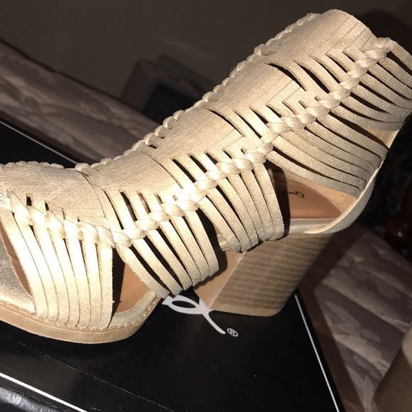 Quipid Khaki cut out Booties - Picture 6 of 6